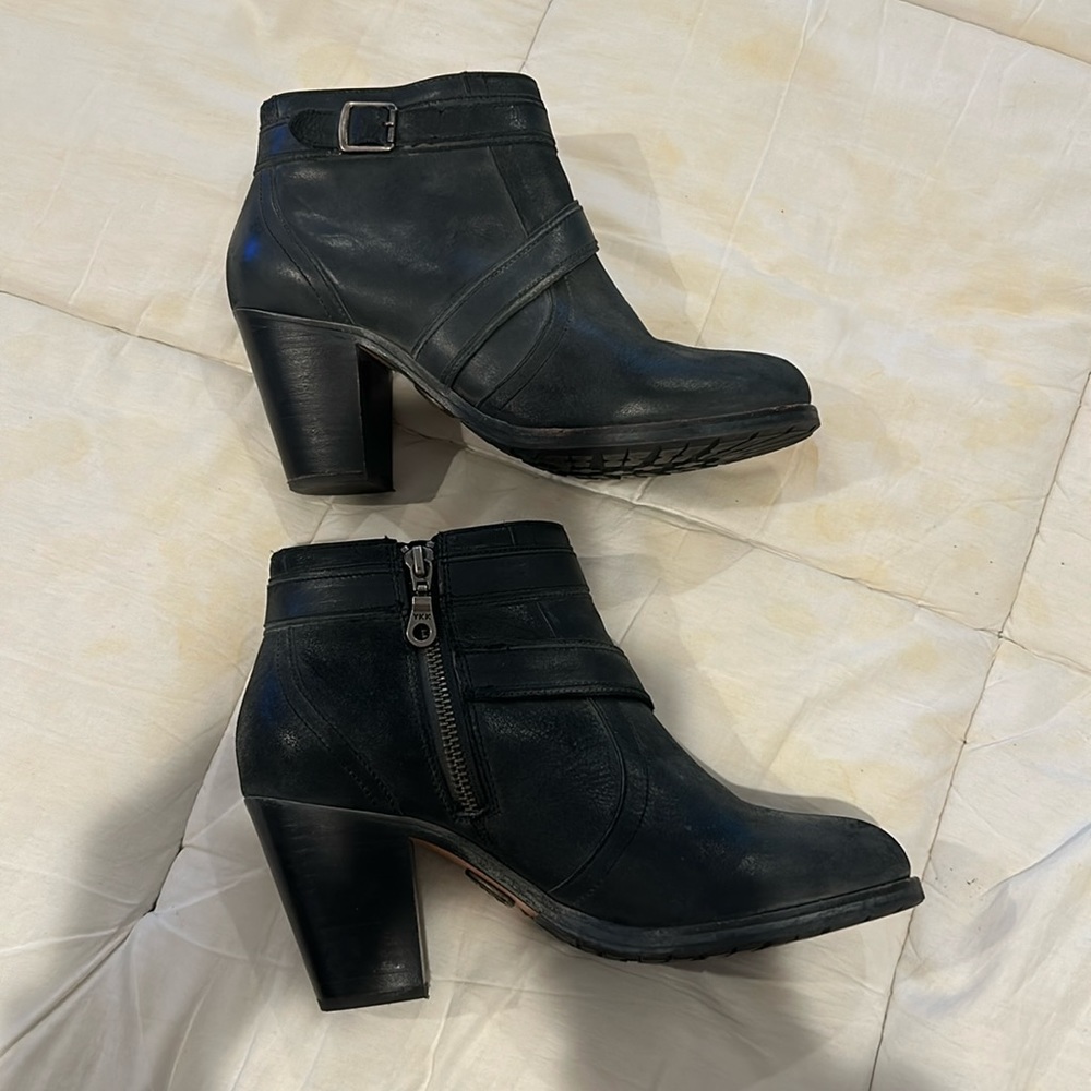 Extremely Comfortable Leather Booties With Zipper… - image 1
